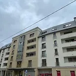 Sweet Apartment-free Parking-posciel Hotelowa Apartment *