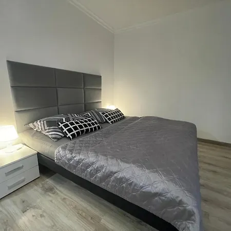 Sweet Apartment-free Parking-posciel Hotelowa Apartment *